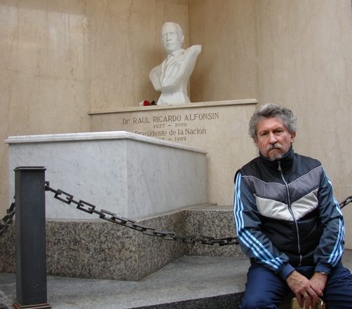 Sepulcro de Raul Alfonsin en Cementerio de Recoleta